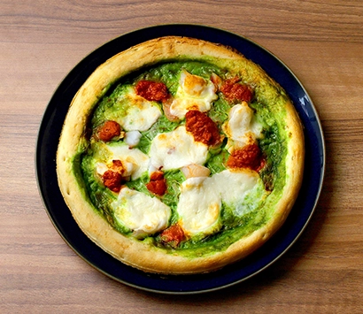 Matcha Cheese Seafood Pizza