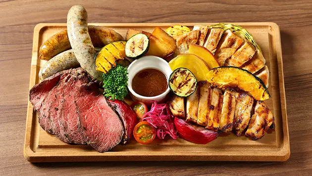 【とにかくオススメ】4種の肉料理とグリル野菜の贅沢プレート