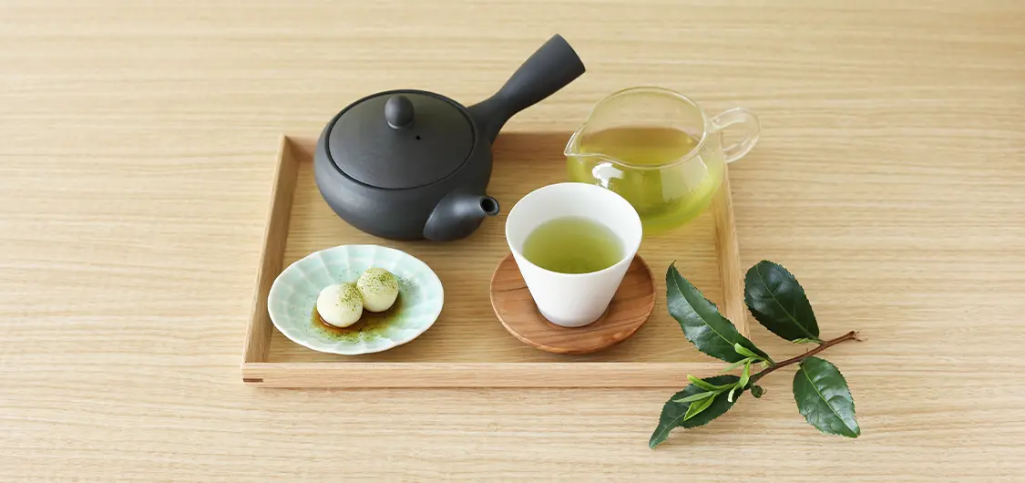 店内で楽しむ新茶
