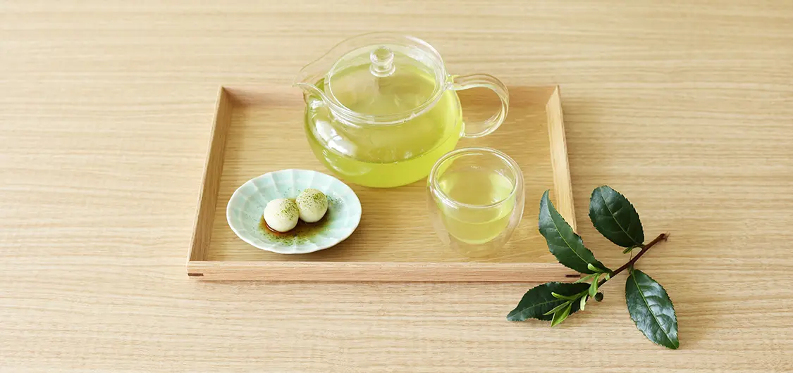 店内で楽しむ新茶
