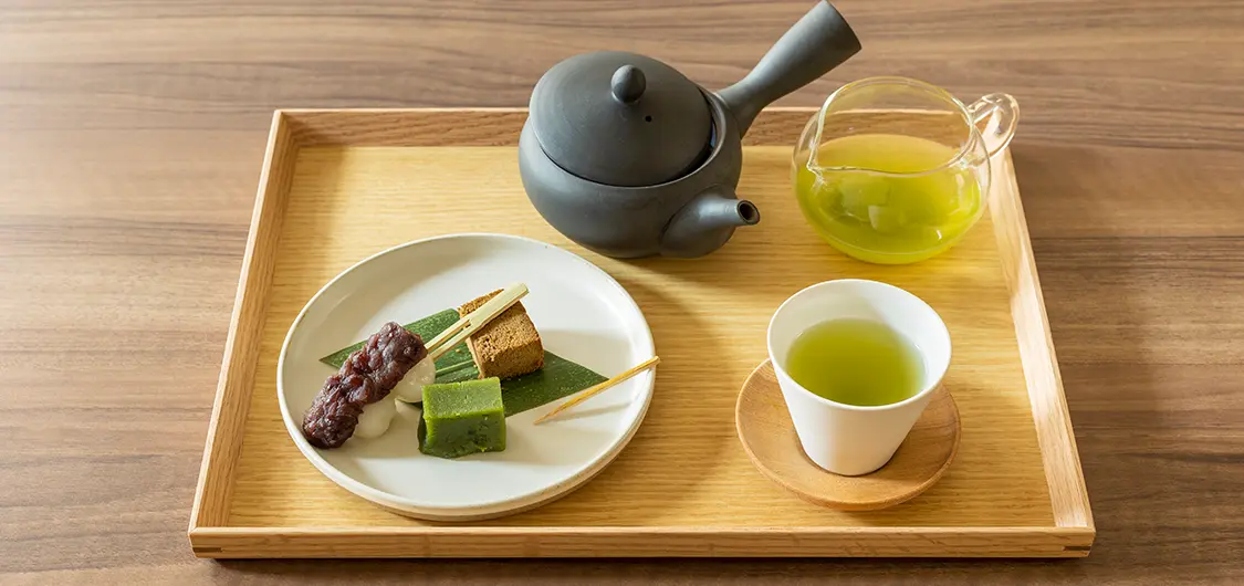 Relax with tea brewed by a “tea experts”