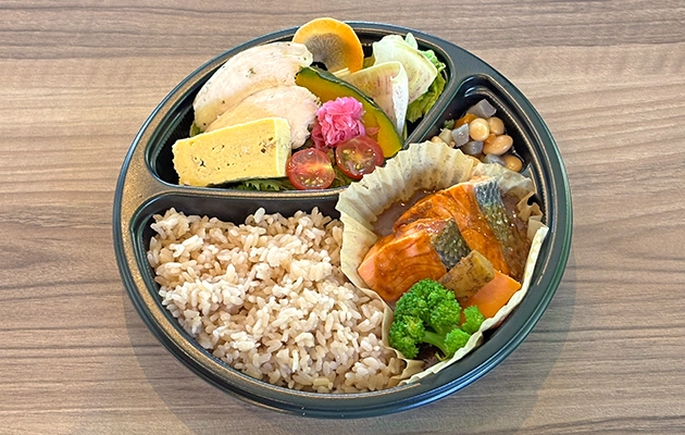 【テイクアウト】1899週替わりランチ魚弁当　バランスサラダ付き