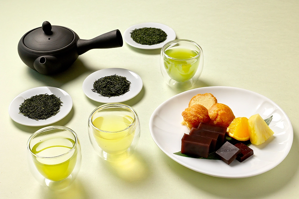 新茶を待ちながら味わう日本茶のひととき