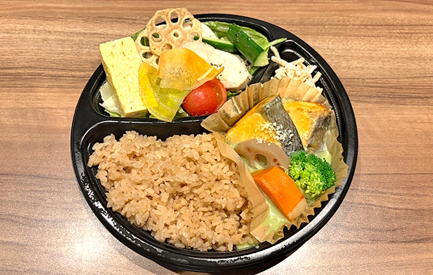 【テイクアウト】1899週替わりランチ魚弁当　バランスサラダ付き