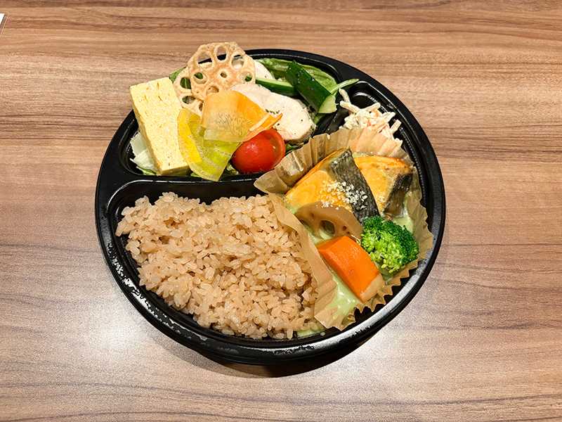 【テイクアウト】1899週替わりランチ魚弁当　バランスサラダ付き